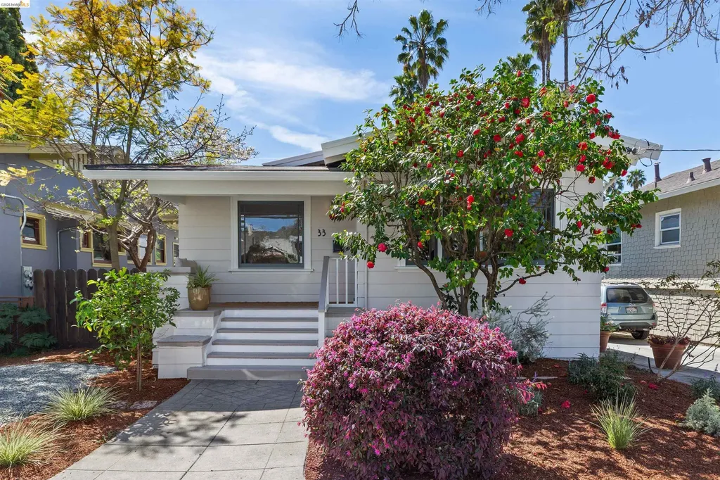 33 Ramona Avenue Oakland CA 94611