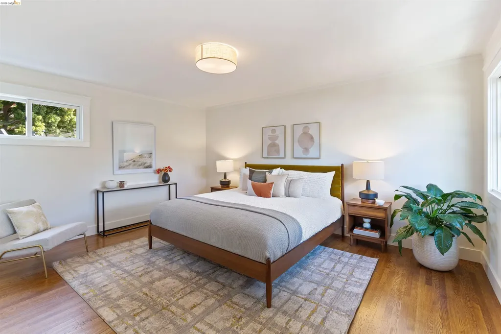 33 Ramona Avenue Oakland CA 94611