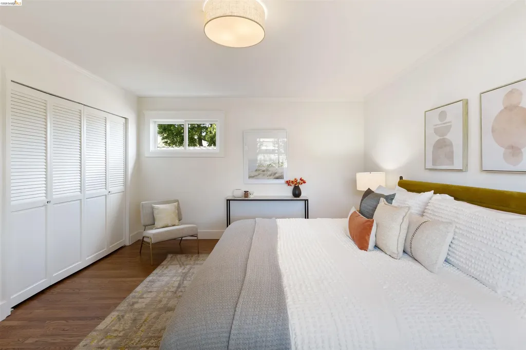 33 Ramona Avenue Oakland CA 94611