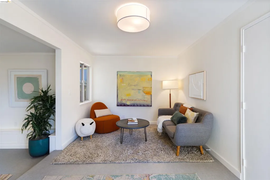 33 Ramona Avenue Oakland CA 94611