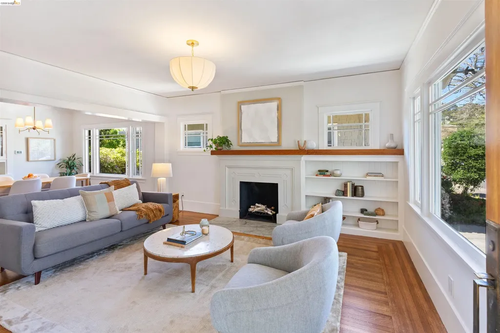 33 Ramona Avenue Oakland CA 94611
