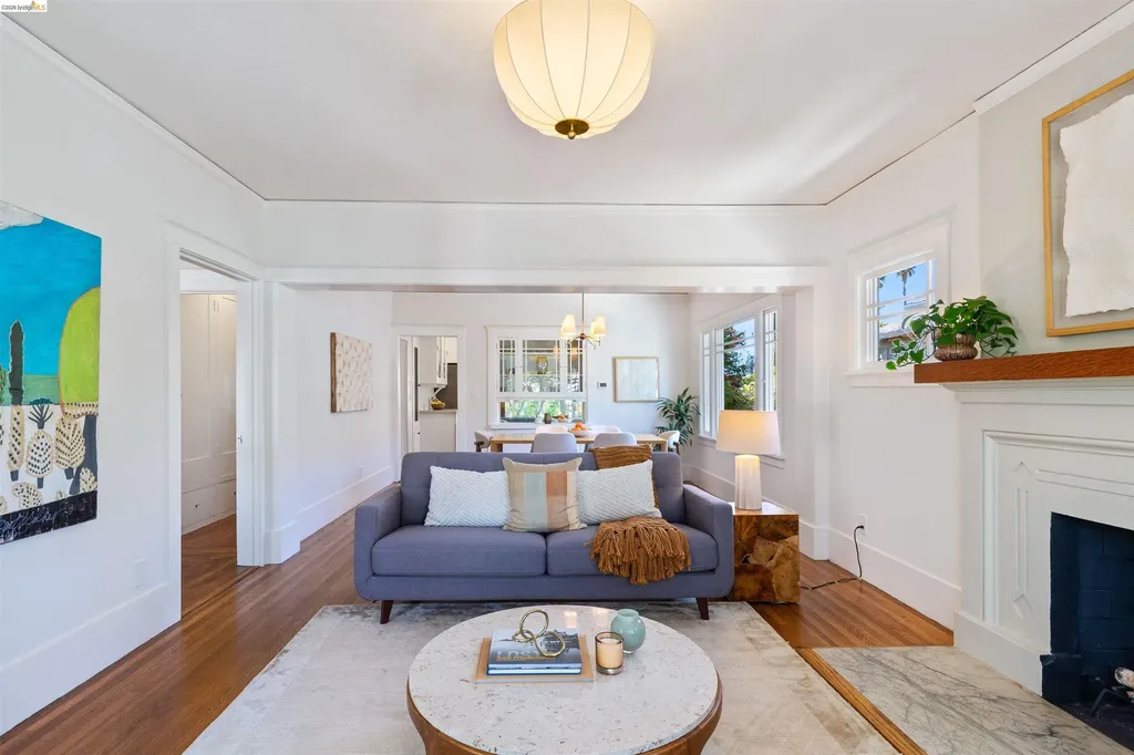 33 Ramona Avenue Oakland CA 94611
