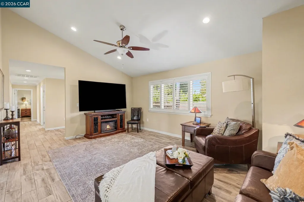 2035 Sherman Drive Pleasant Hill CA 94523