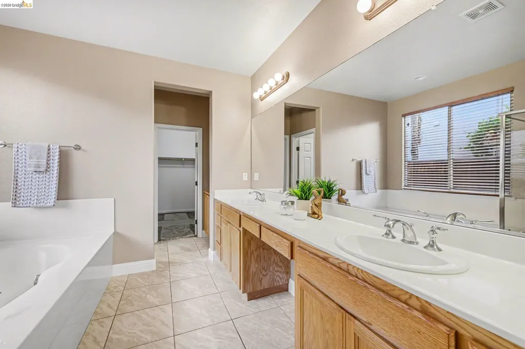 6372 Crystal Springs Circle Discovery Bay CA 94505