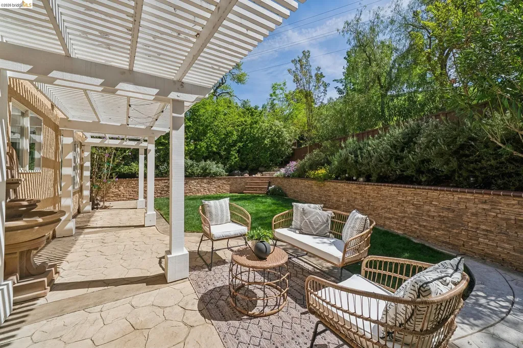 1977 Woodbury Court Walnut Creek CA 94596