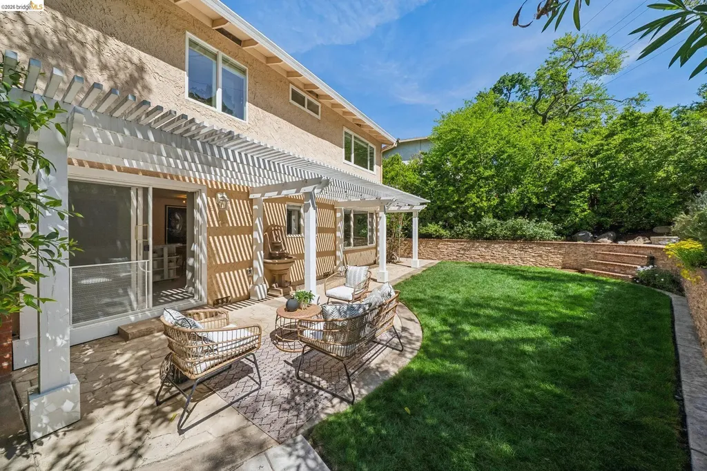 1977 Woodbury Court Walnut Creek CA 94596