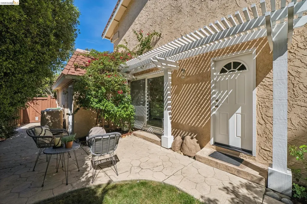 1977 Woodbury Court Walnut Creek CA 94596