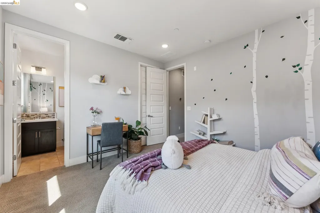 489 Diller Street Alameda CA 94501