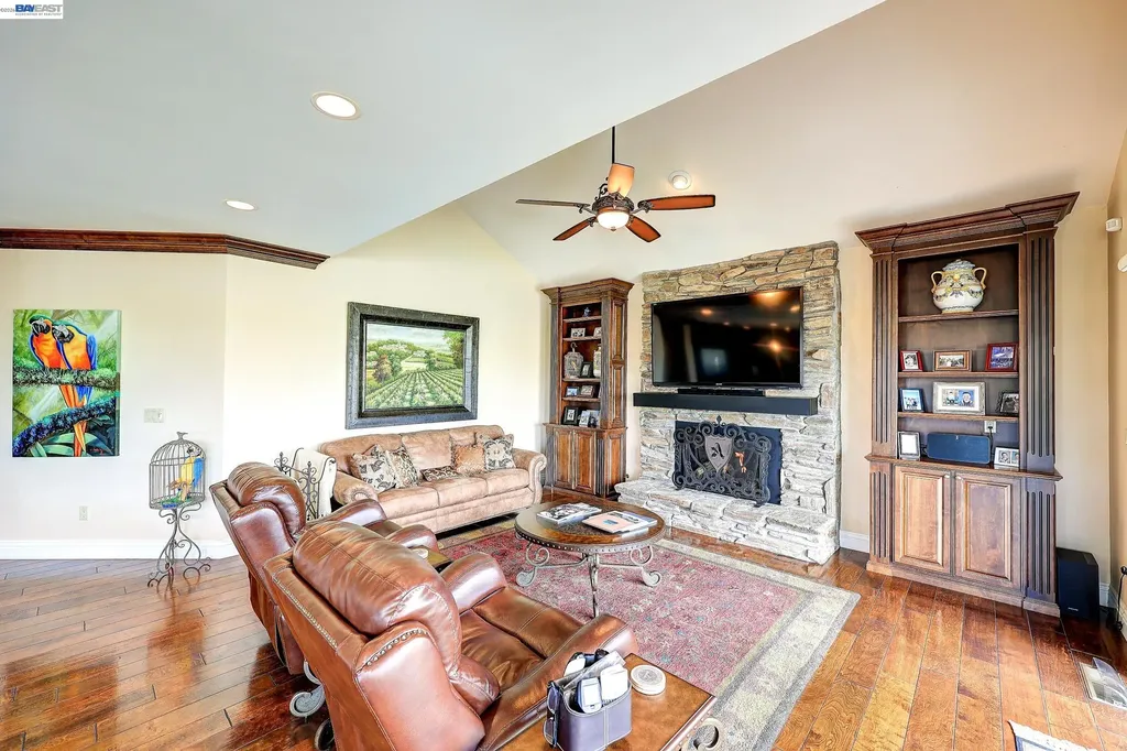 1310 Hampton Court Discovery Bay CA 94505