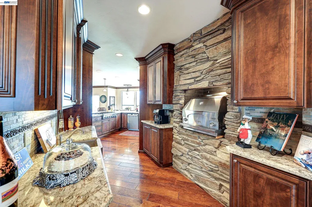 1310 Hampton Court Discovery Bay CA 94505