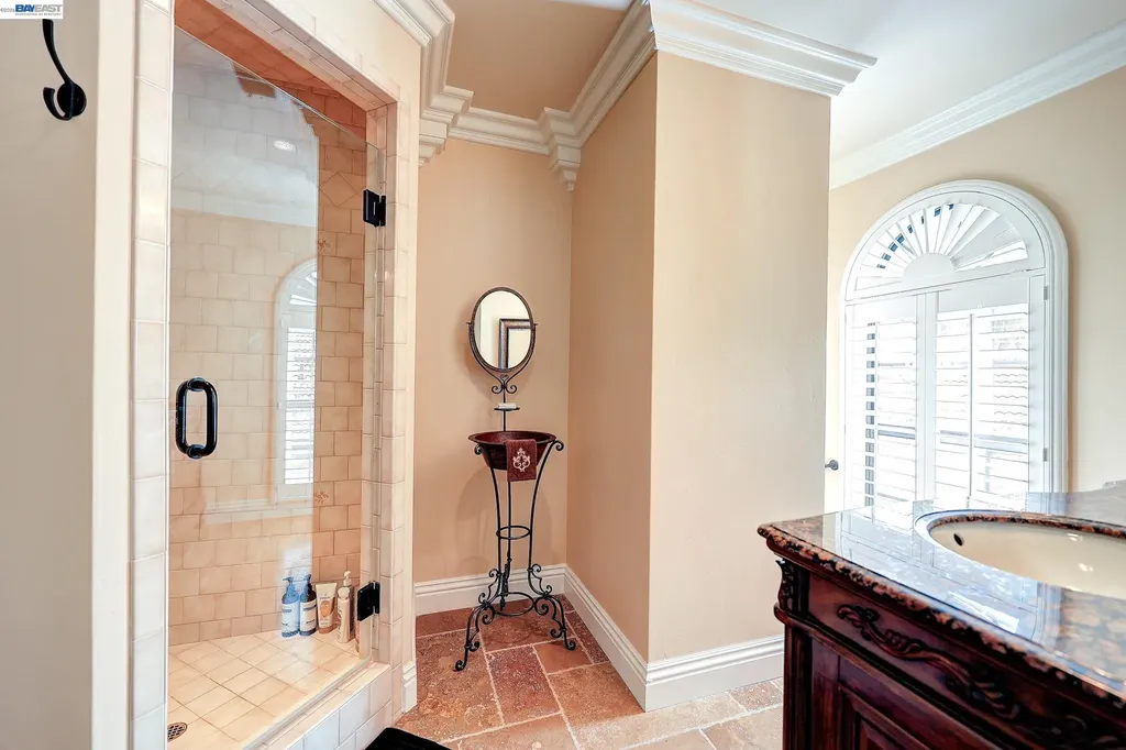 1310 Hampton Court Discovery Bay CA 94505