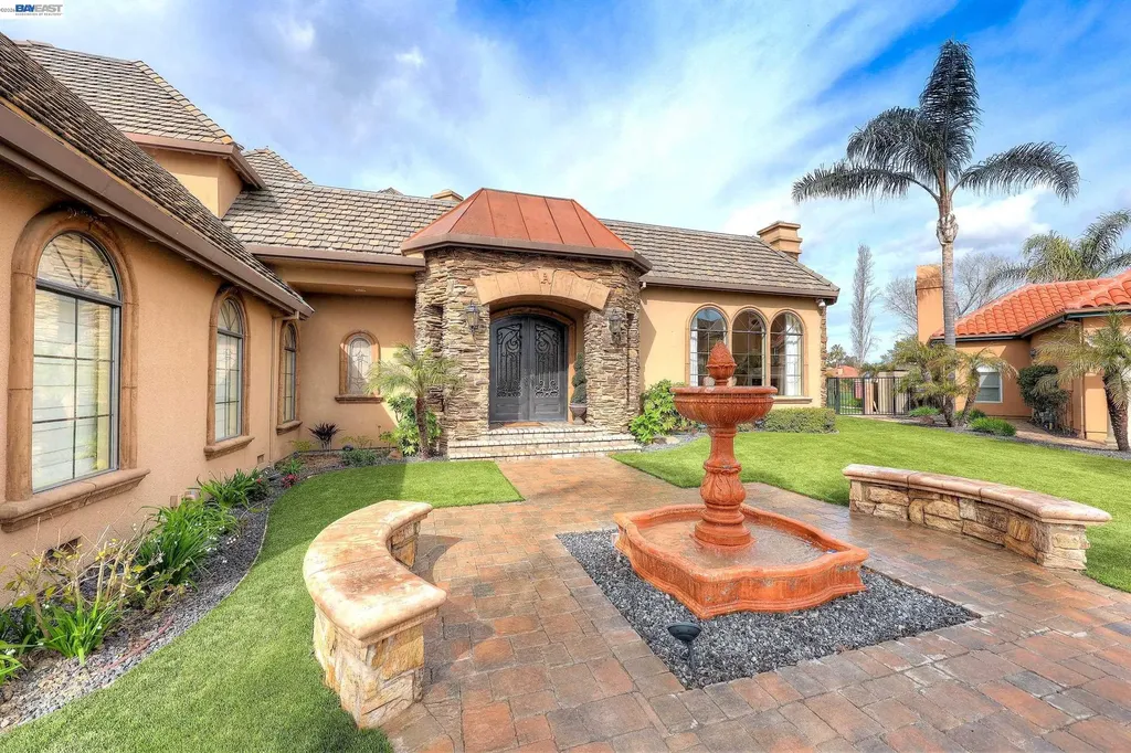 1310 Hampton Court Discovery Bay CA 94505