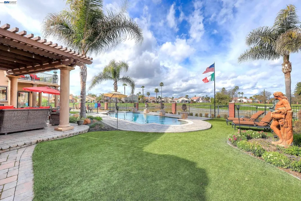 1310 Hampton Court Discovery Bay CA 94505