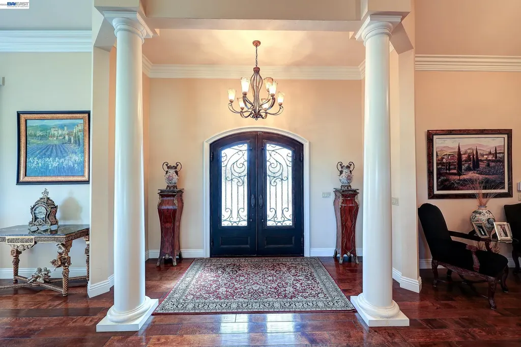 1310 Hampton Court Discovery Bay CA 94505