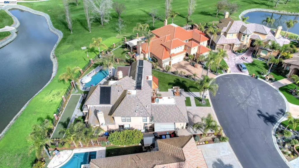 1310 Hampton Court Discovery Bay CA 94505