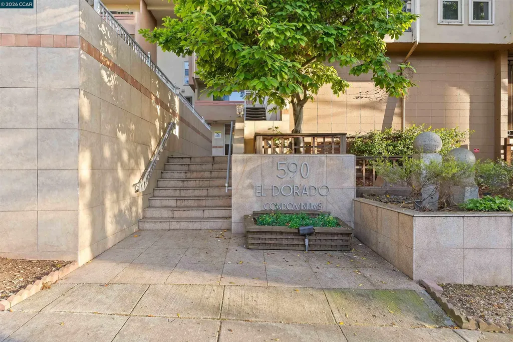 590 El Dorado Avenue Oakland CA 94611