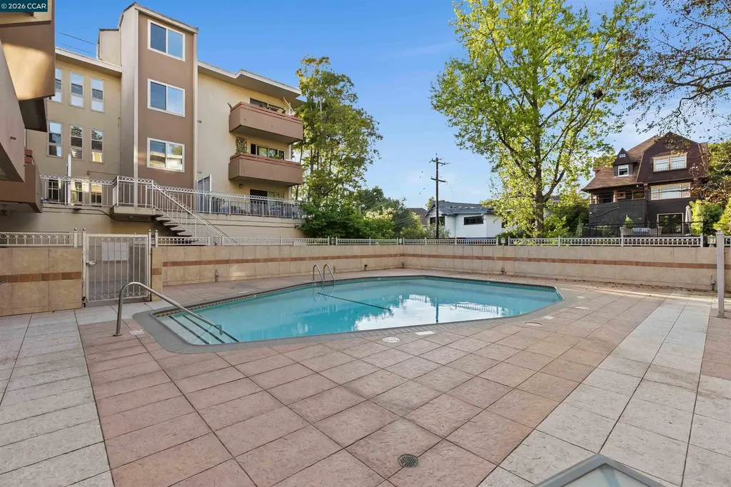 590 El Dorado Avenue Oakland CA 94611