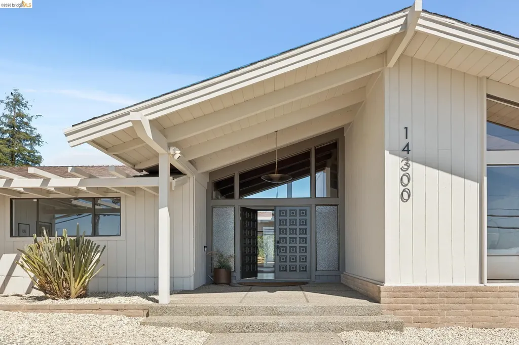 14300 Skyline Boulevard Oakland CA 94619
