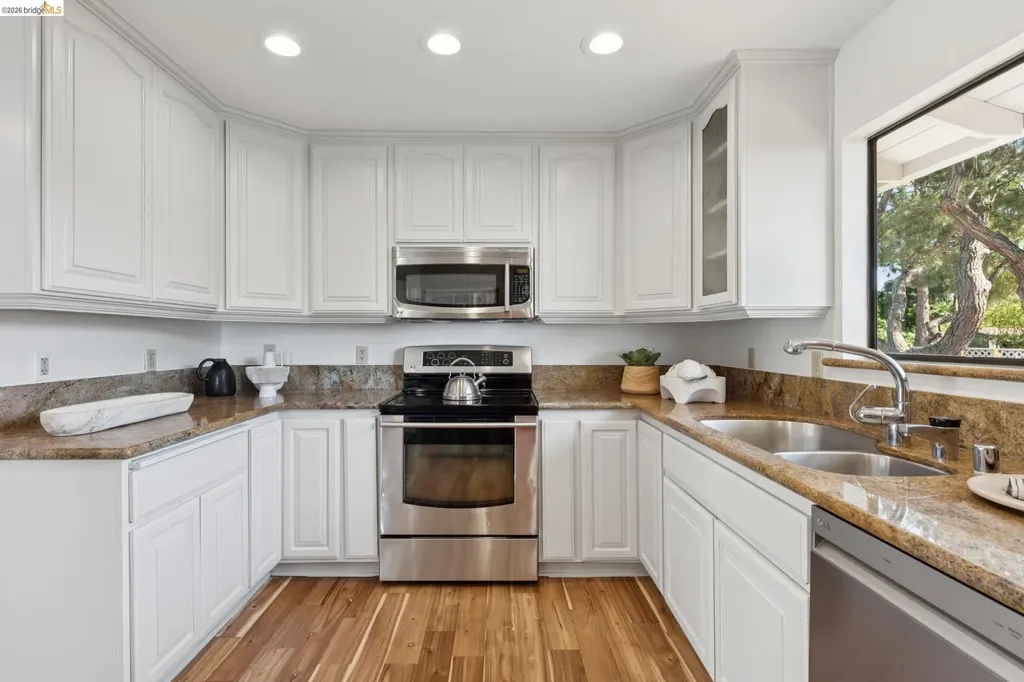 14300 Skyline Boulevard Oakland CA 94619