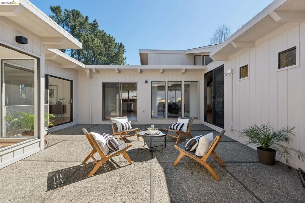 14300 Skyline Boulevard Oakland CA 94619