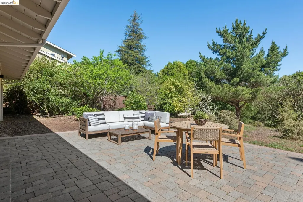 14300 Skyline Boulevard Oakland CA 94619