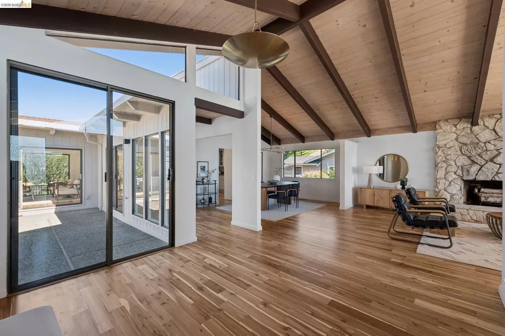 14300 Skyline Boulevard Oakland CA 94619