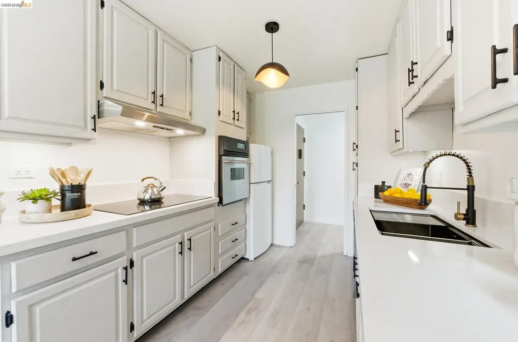 245 Montecito Avenue Oakland CA 94610