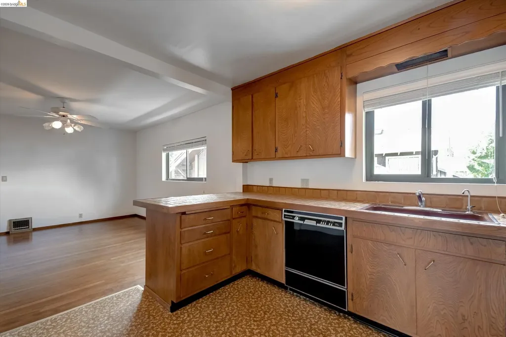 5570 Taft Avenue Oakland CA 94618
