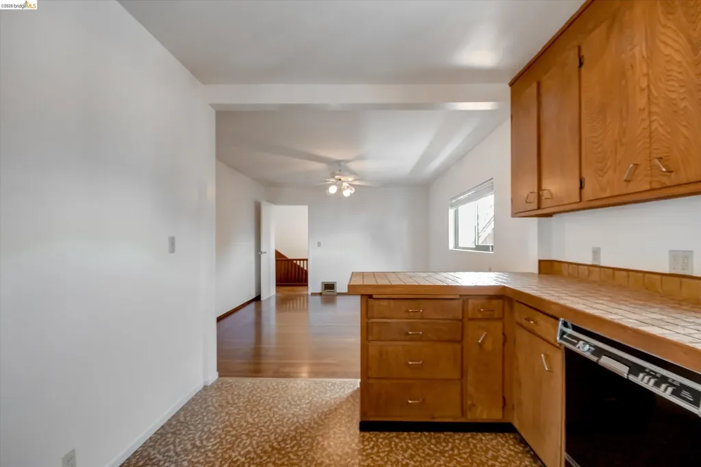 5570 Taft Avenue Oakland CA 94618