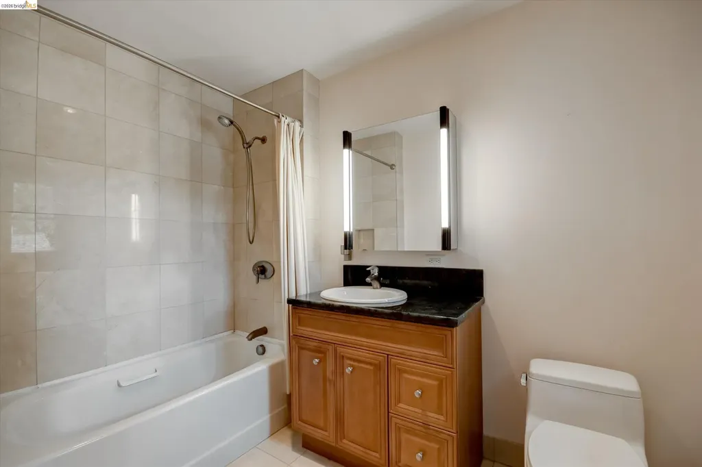 5570 Taft Avenue Oakland CA 94618