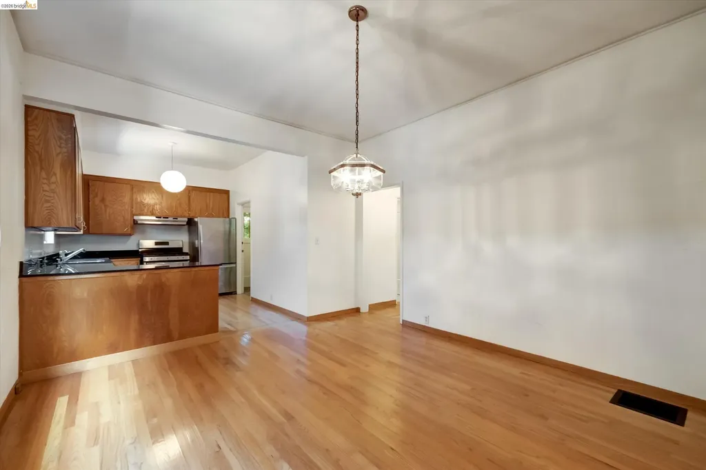 5570 Taft Avenue Oakland CA 94618