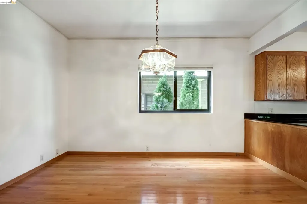 5570 Taft Avenue Oakland CA 94618