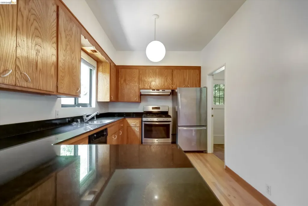 5570 Taft Avenue Oakland CA 94618