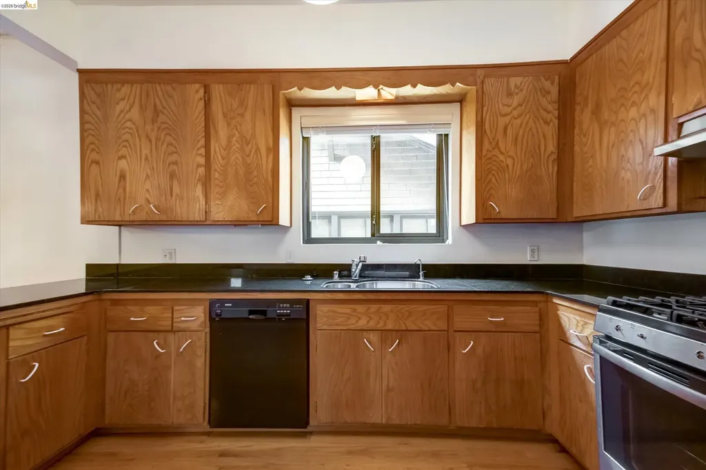 5570 Taft Avenue Oakland CA 94618