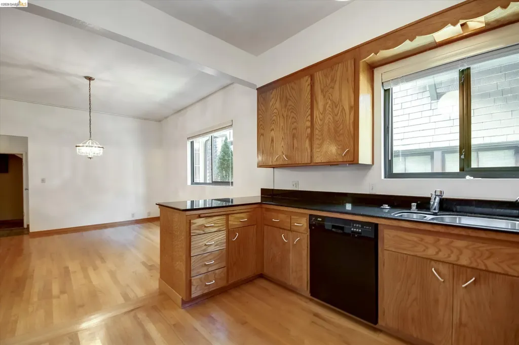 5570 Taft Avenue Oakland CA 94618