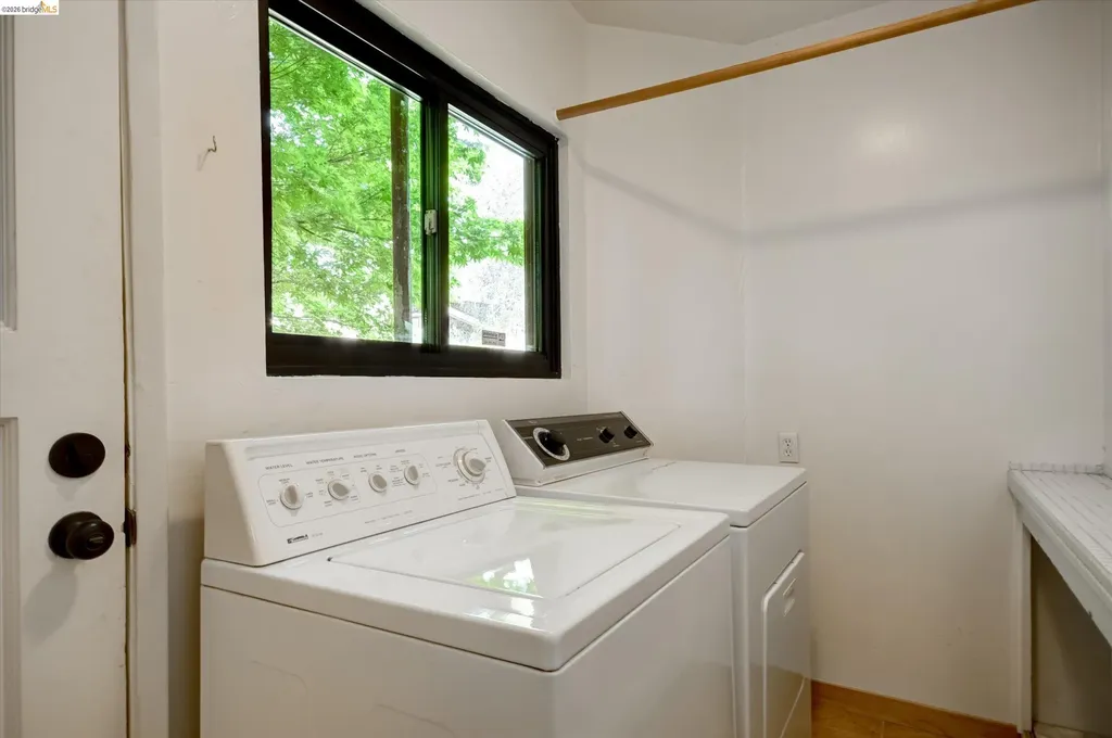 5570 Taft Avenue Oakland CA 94618