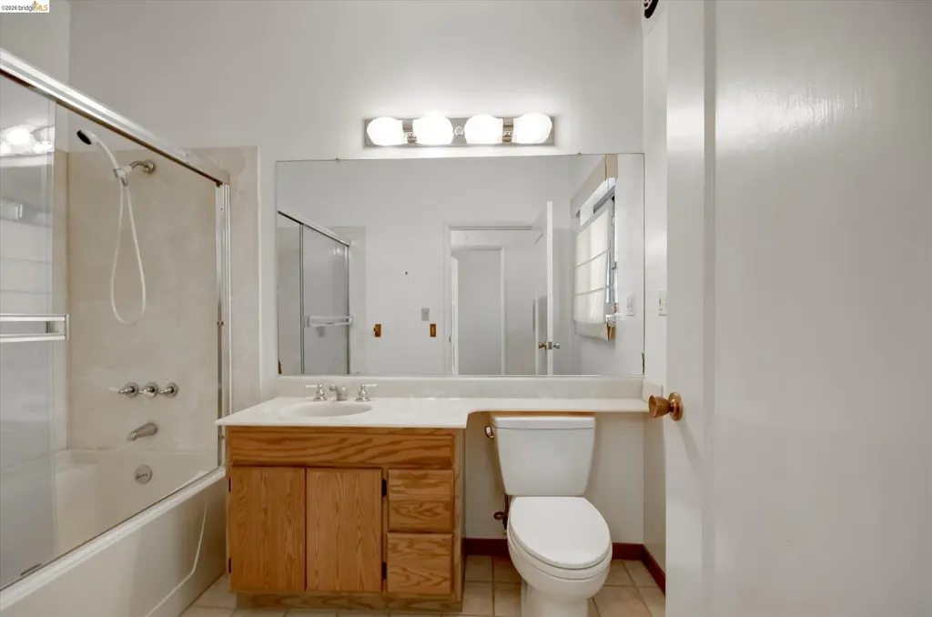 5570 Taft Avenue Oakland CA 94618