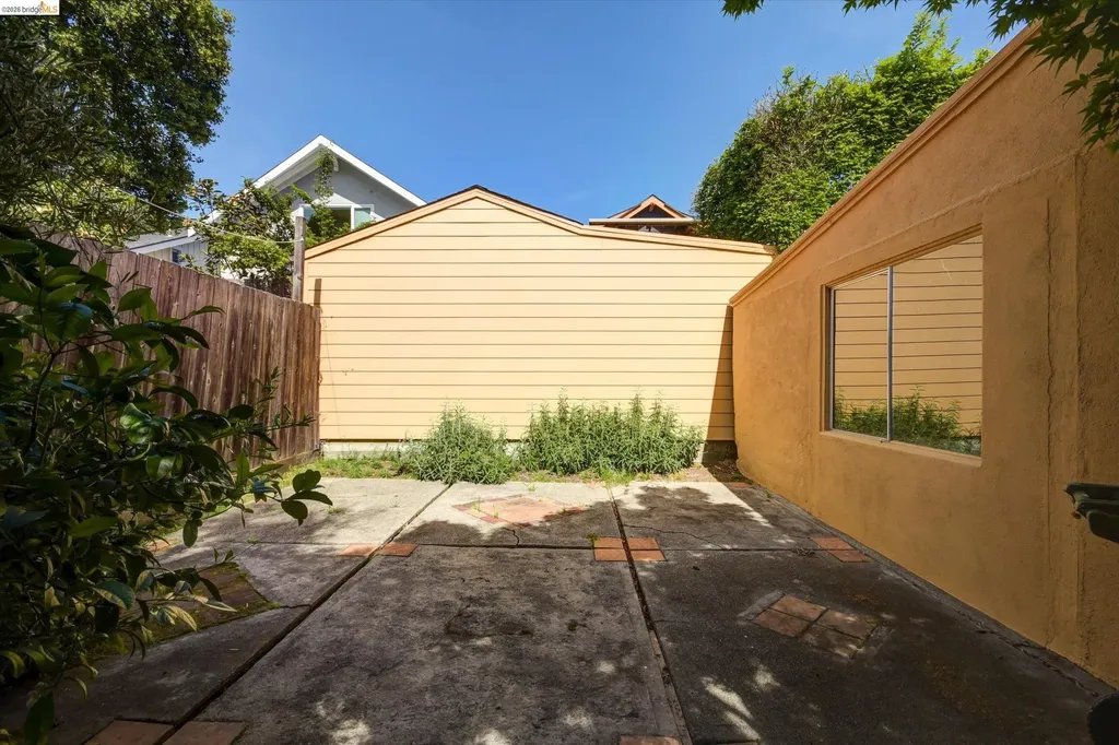 5570 Taft Avenue Oakland CA 94618