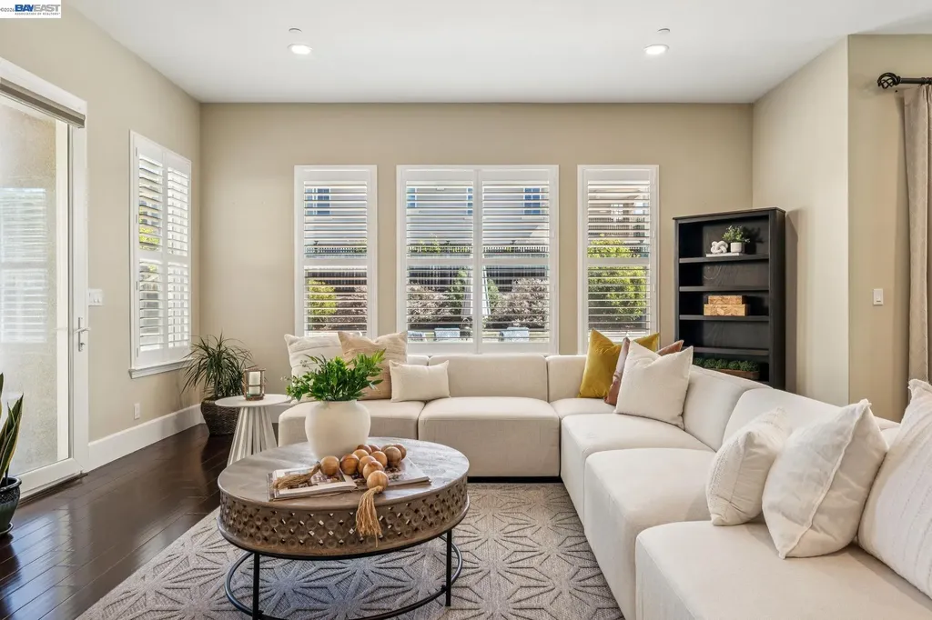 66 Adair Way Hayward CA 94542