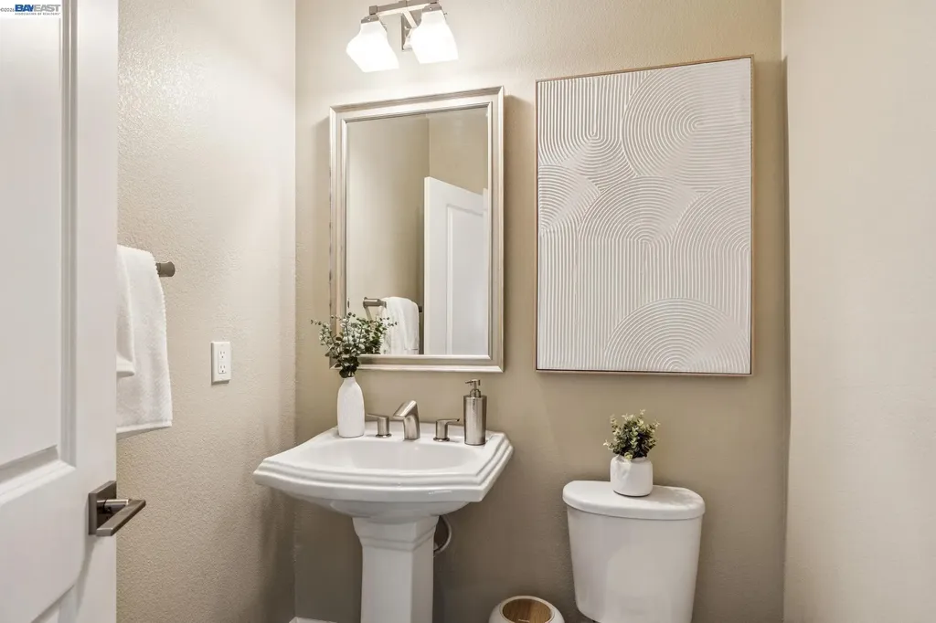 66 Adair Way Hayward CA 94542