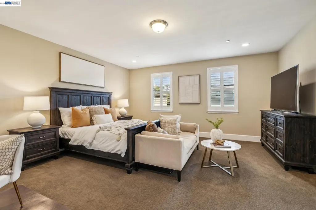 66 Adair Way Hayward CA 94542