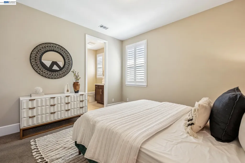 66 Adair Way Hayward CA 94542