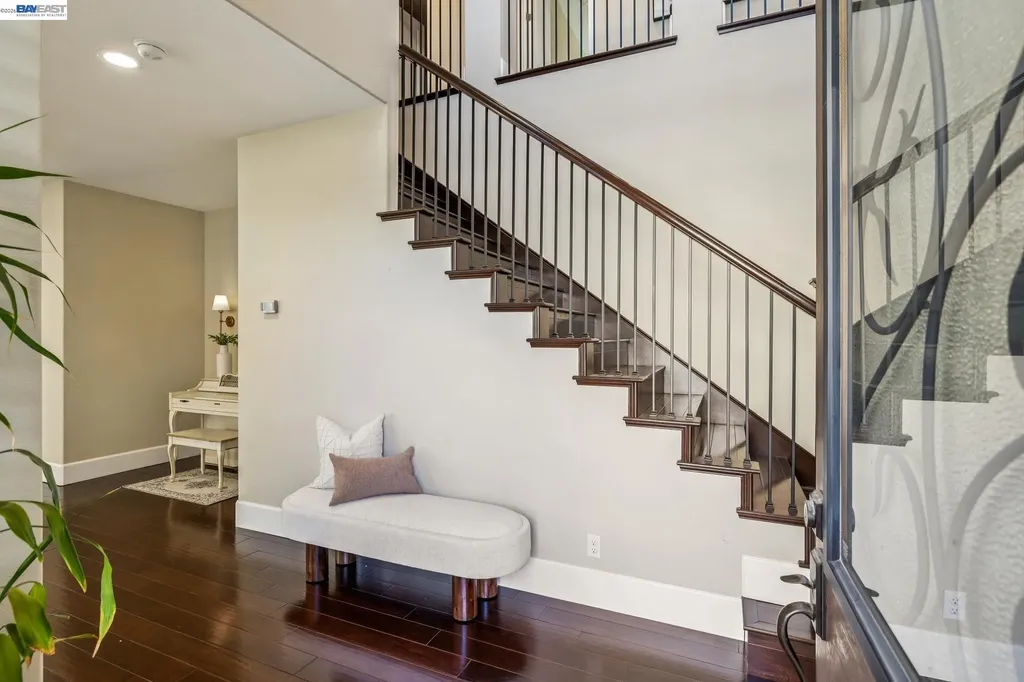 66 Adair Way Hayward CA 94542