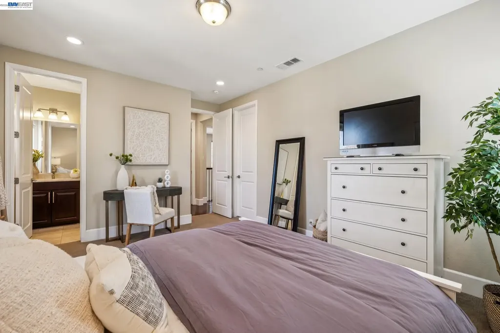 66 Adair Way Hayward CA 94542