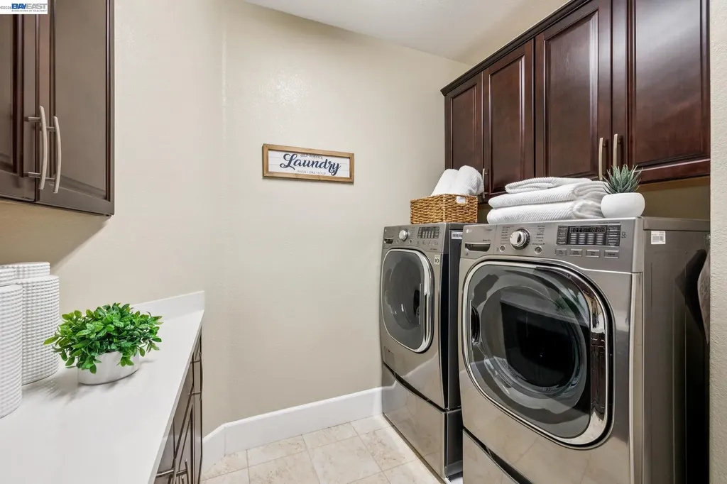 66 Adair Way Hayward CA 94542