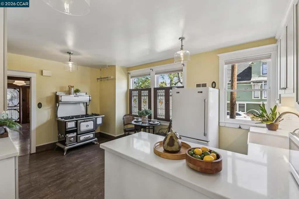 1324 Grove Street Alameda CA 94501