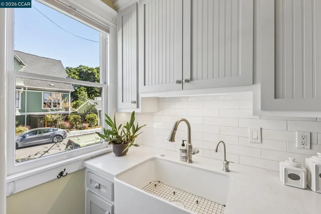 1324 Grove Street Alameda CA 94501