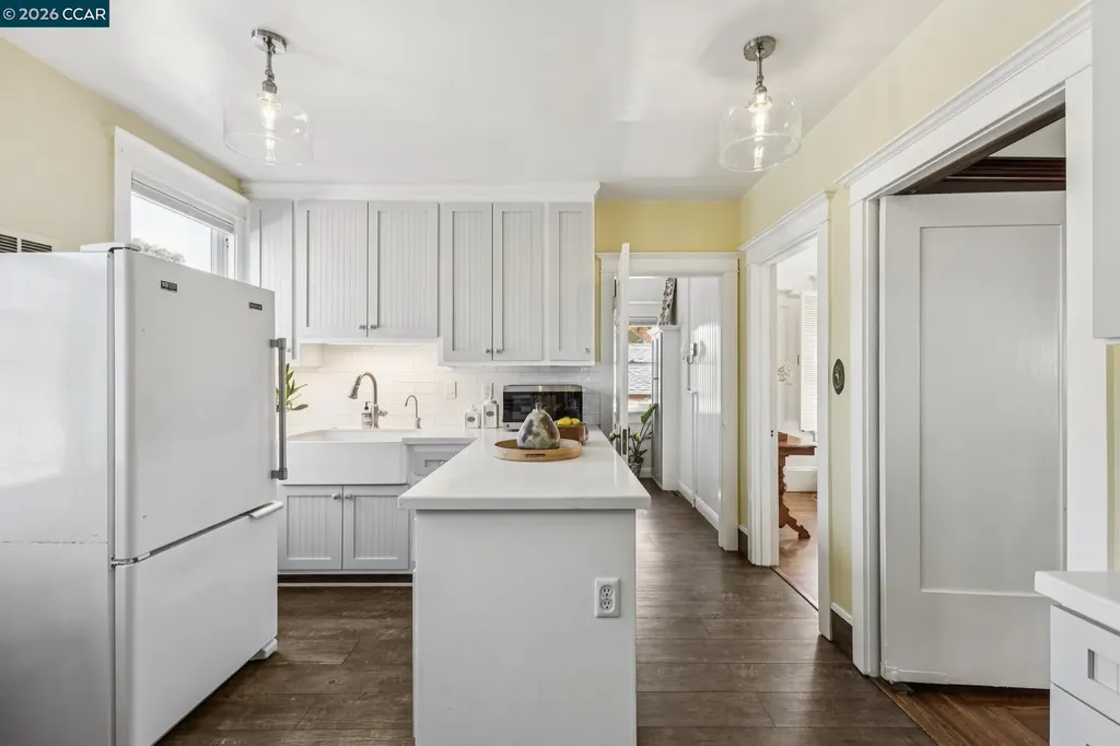 1324 Grove Street Alameda CA 94501