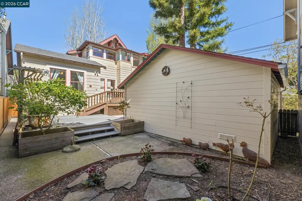 1324 Grove Street Alameda CA 94501