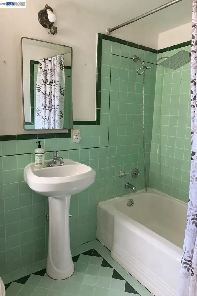 14621 Pansy Street San Leandro CA 94578
